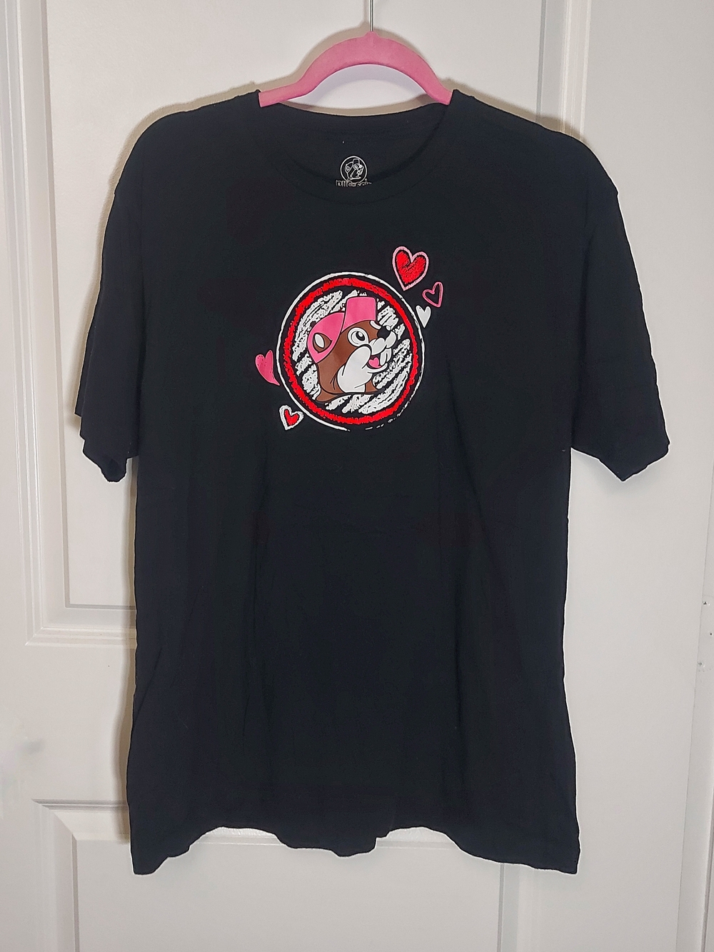 Buc-Ees Black Short-Sleeve Graphic Tee with Hearts